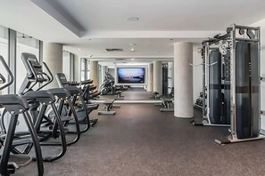 Apartment (1 Bedroom) | Interior - High Rise Condo w Balcony & Breathtaking Views (Kitchener)