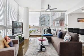Apartment (2 Bedrooms) | Front of property - Modern Condo w/ Balcony - Steps From Stampede Park (Calgary)