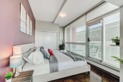 Modern 2BR Condosteps From Stampede Park