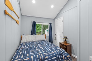 House (3 Bedrooms) | Interior - Charming Cabin w Large Yardnear Rideau Lakes (Rideau Lakes)