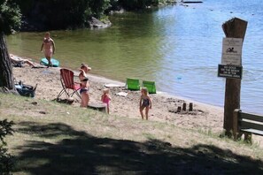 House (3 Bedrooms) | Interior - Charming Cabin w Large Yardnear Rideau Lakes (Rideau Lakes)