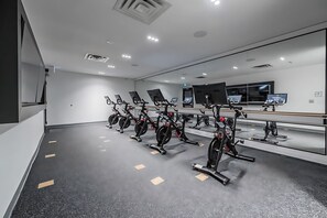 Apartment (1 Bedroom) | Interior - Newly Built Modern Condo w Balcony & City Views (Kitchener)