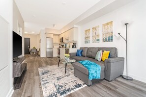Apartment (1 Bedroom) | Interior - Newly Built Modern Condo w Balcony & City Views (Kitchener)
