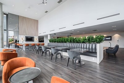 Newly Built Modern Condo w Balcony & City Views