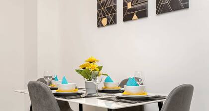 Newly Built Modern Condo w Balcony & City Views