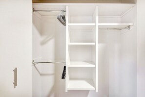 Interior - Downtown Condo w Incredible Views and BBQ (Calgary)