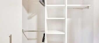 Downtown Condo w Incredible Views and BBQ