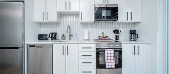 Newly Built 22nd Floor Condo w Stunning Views