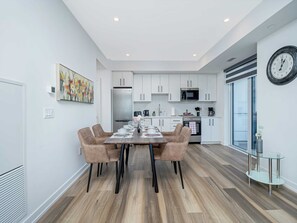 Interior - Newly Built 22nd Floor Condo w Stunning Views (Kitchener)