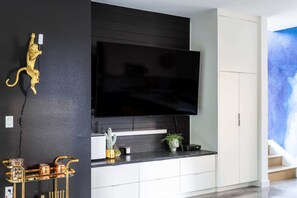 House (3 Bedrooms) | Interior - Electric Disco Den 6 Min Walk to Rainey St (Austin)