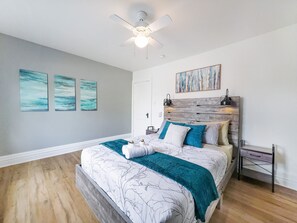 Apartment (3 Bedrooms) | Interior - Warm & Inviting Summer Retreat for 7bobcaygeon (Kawartha Lakes)