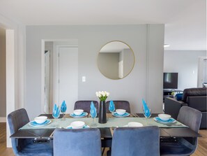 Apartment (3 Bedrooms) | Interior - Warm & Inviting Summer Retreat for 7bobcaygeon (Kawartha Lakes)