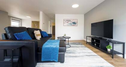 Pet Friendly Home Near Lock 32 & Beach Park
