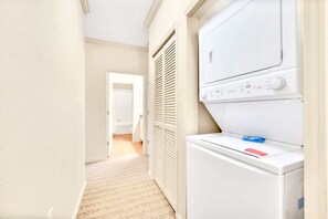 Interior - Upstay: Stylish 3BR Condo w Pationear Disney (Winter Garden)