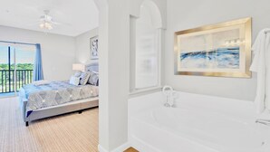 Unclassified image, 2 of 26, button - Upstay - 3BR Condo w Pool and Sauna (Winter Garden)