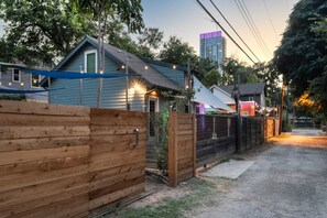 House (1 Bedroom) | Interior - East Austin Bungalow w Bbq, Firepit, Fun Yard (Austin)