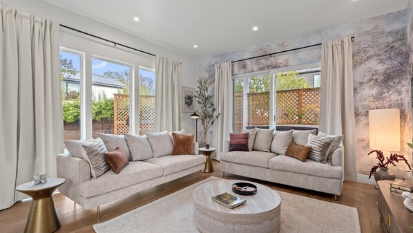 House (4 Bedrooms) | Interior - Newly Renovated Low-allergen Home w Pool & Hot Tub (Austin)