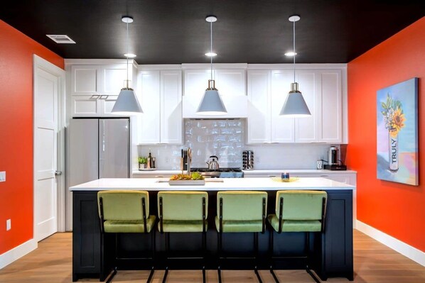 Interior - Queen's Gambit - 7 Minutes From Downtown - Sleeps 16 (Austin)