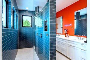 House (6 Bedrooms) | Interior - Group Getaway With Chess Garden and Firepit (Austin)
