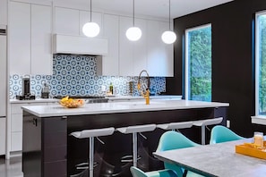 House (4 Bedrooms) | Interior - Private Mini Golf and Covered Fireplace Lounge (Austin)