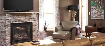 Charming 2BR Forest Cabinlittle Tub Harbour