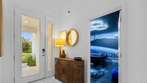 Interior - Family Resort Homegame Room, Cinema & Theme Rooms (Kissimmee)
