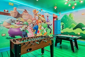 Interior - Upstay: 15br Villa w Games Room, Pool & Cinema (Kissimmee)