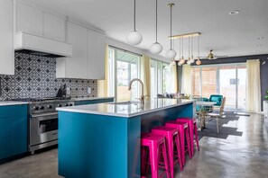 Casa (Multiple Bedrooms) | Parte interna