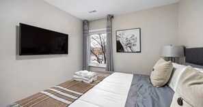 Interior - Modern St. Clair West Suite w/ Private Patio & BBQ (Toronto)