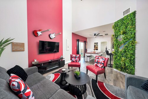 Upstay East Austin Retreat w Yard5min to Downtown