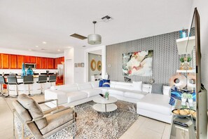 單棟房屋 (6 Bedrooms) | 內部