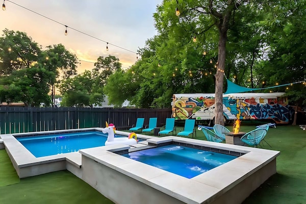 East Austin Pool And Hot Tub Retreat Near Rainey - Texas