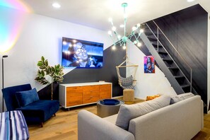 Interior - Austin Icon Group Mansion - 6min to Rainey Street (Austin)