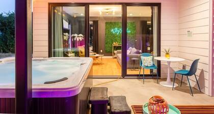 Stylish Clubhouse Retreat w/ Hot Tub Near Downtown