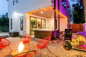 Interior - Stylish Clubhouse Retreat w/ Hot Tub Near Downtown (Austin)