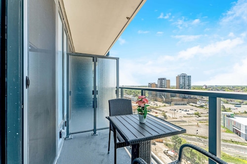 Stylish 1BR Condo w Balcony & Skyline Views