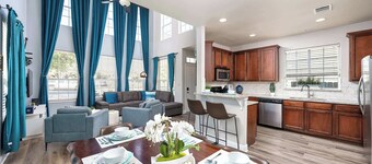 Upstay Spacious Home Duplex for Group of 17