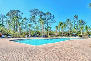 Interior - Upstay - LRG Condo w Outdoor Pool, Sauna (Winter Garden)