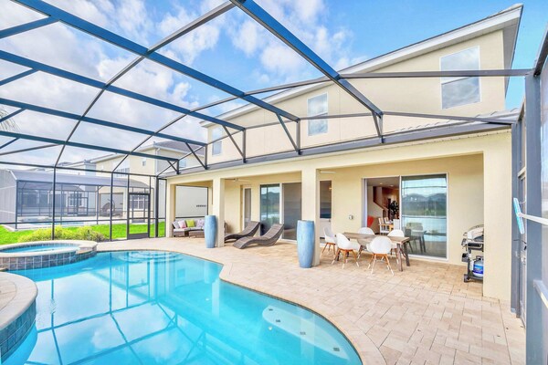 Upstay Lakeside 10br Home W Pool, Cinema & Games - Kissimmee