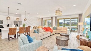 Casa (Multiple Bedrooms) | Parte interna