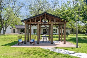 Interior - Upstaystunning 10 Acres Farmhouse w/ Private Pool (Austin)