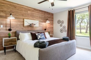 Interior - Upstaystunning 10 Acres Farmhouse w/ Private Pool (Austin)