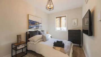 Studio (2 Bedrooms) | Interior