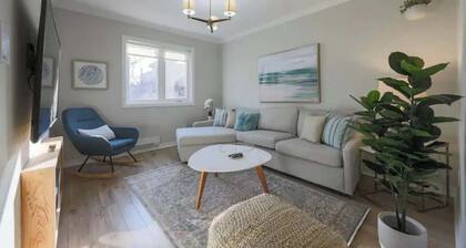 Casa Hotels: Modern 2BR Suite in Leslieville