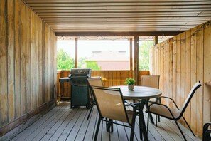 Interior - Elegant Suite w Patio, BBQ Grill! (Toronto)