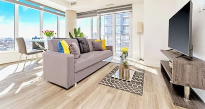 High Rise 1BR Building With Gorgeous Views