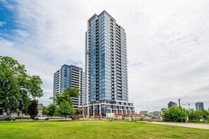 Interior - High Rise 1BR Building With Gorgeous Views (Kitchener)