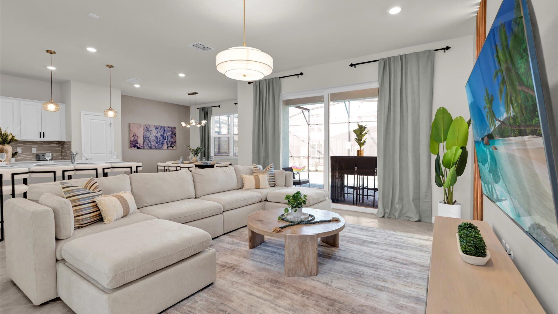 House (5 Bedrooms) | Interior