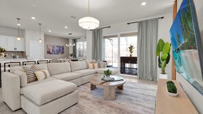 House (5 Bedrooms) | Interior - Upstay Family Home w Cinema, Pool & BBQ Clermont (Clermont)