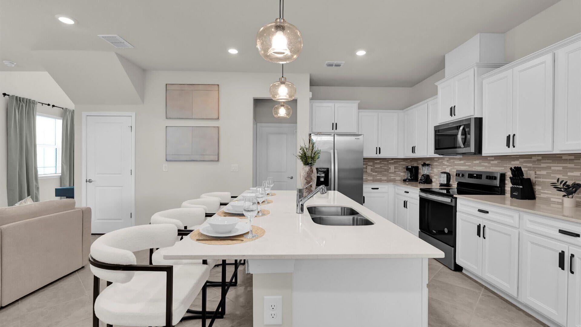 House (5 Bedrooms) | Interior